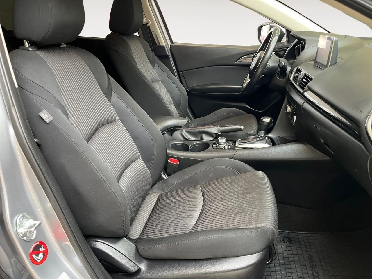 Vehicle image 15