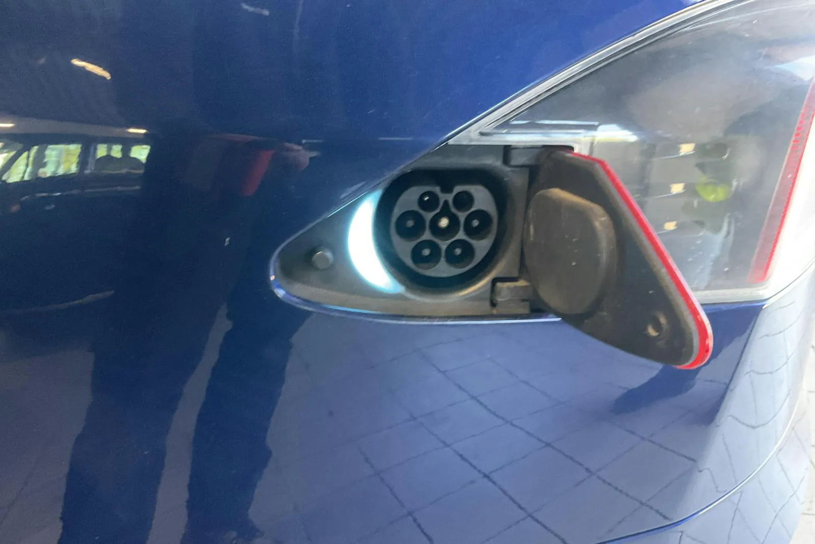Vehicle image 14