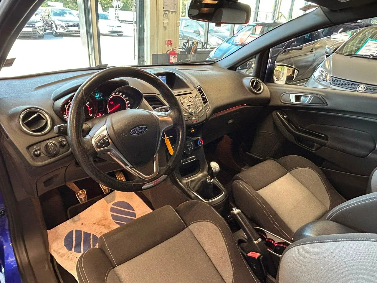 Vehicle image 17