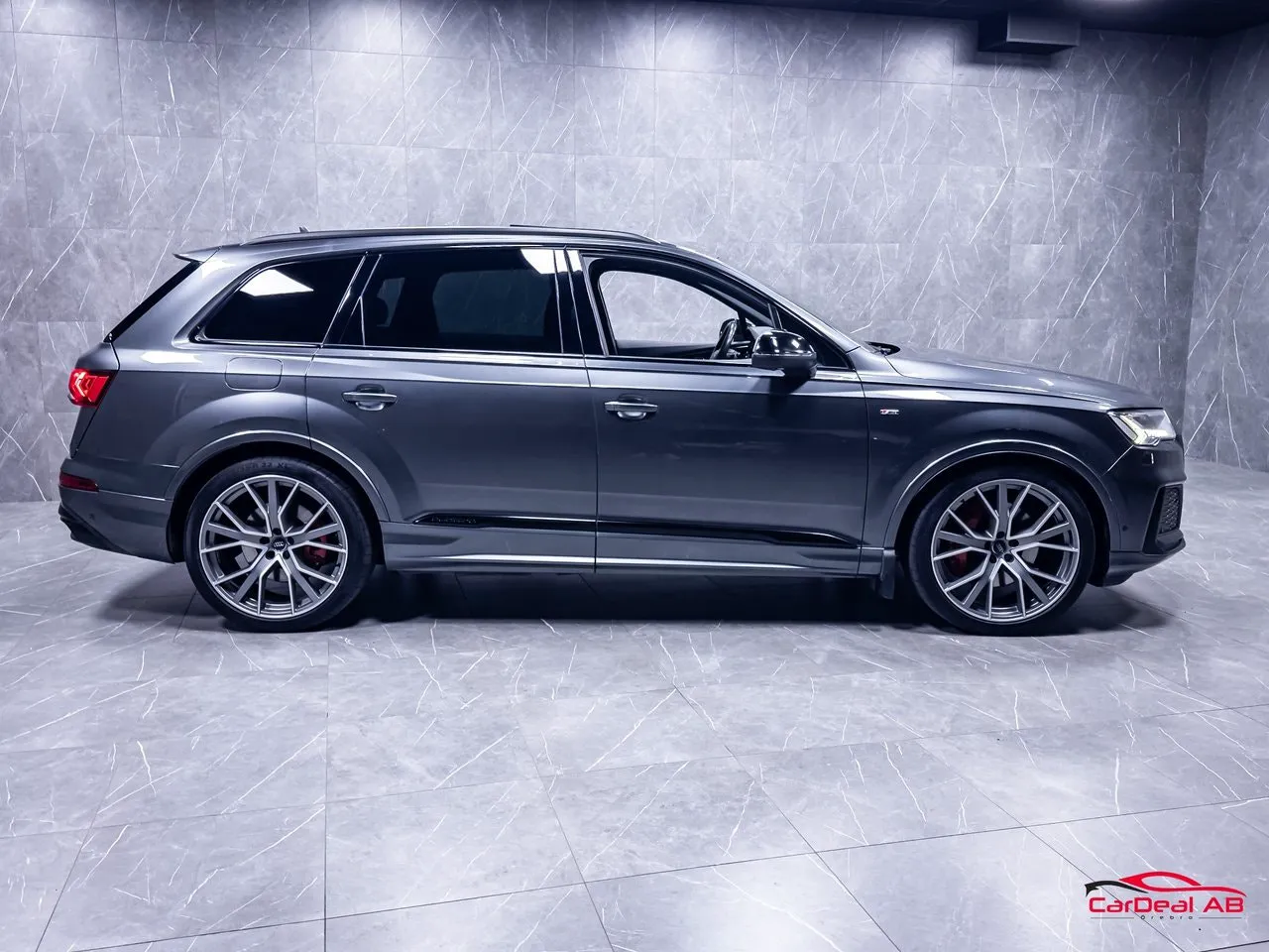 Vehicle image 7