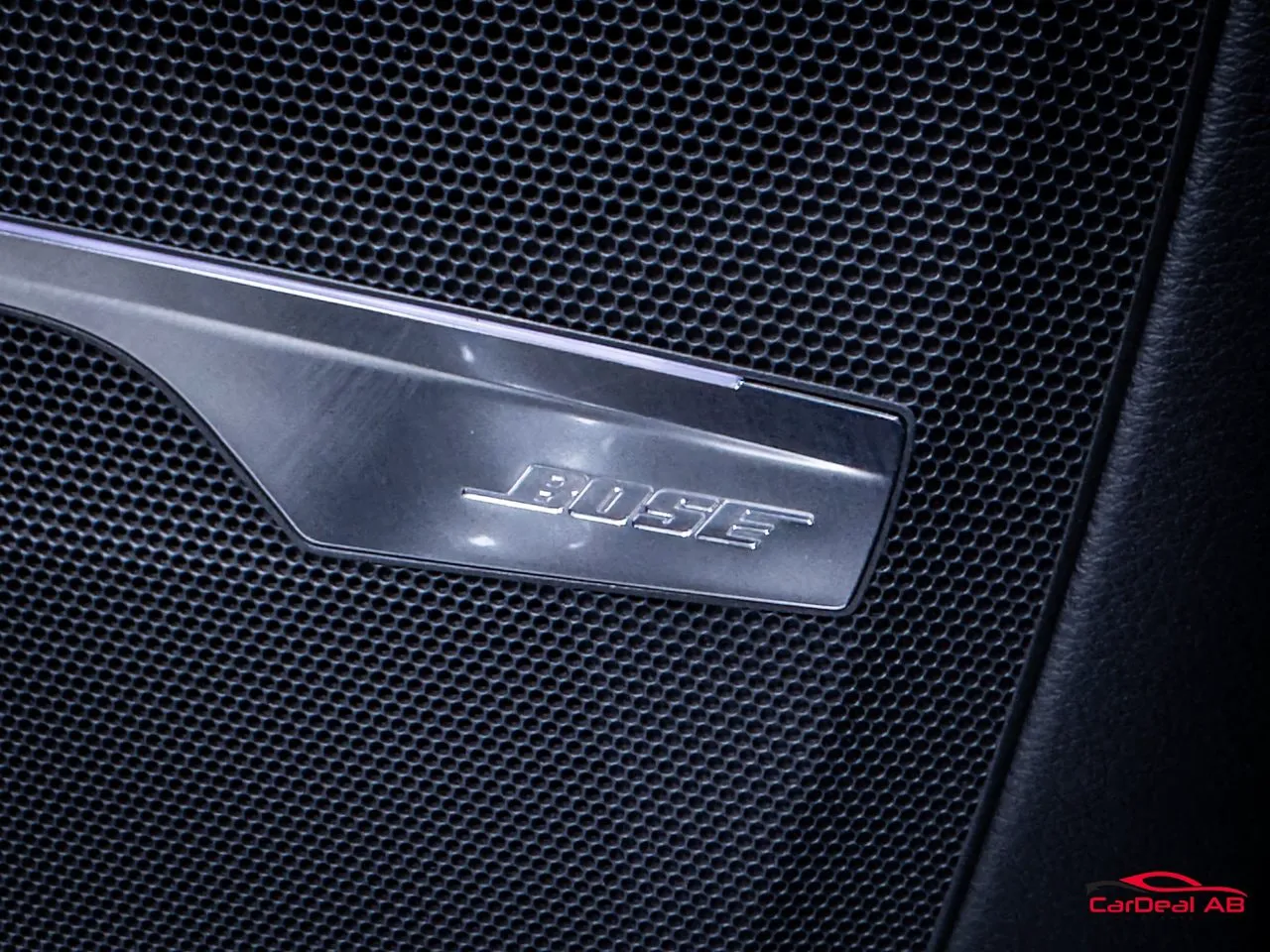 Vehicle image 33
