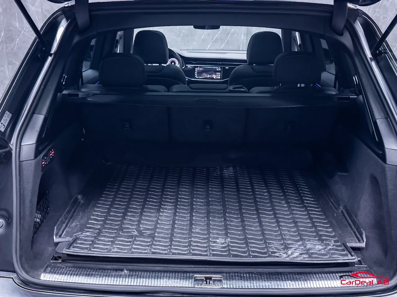 Vehicle image 17