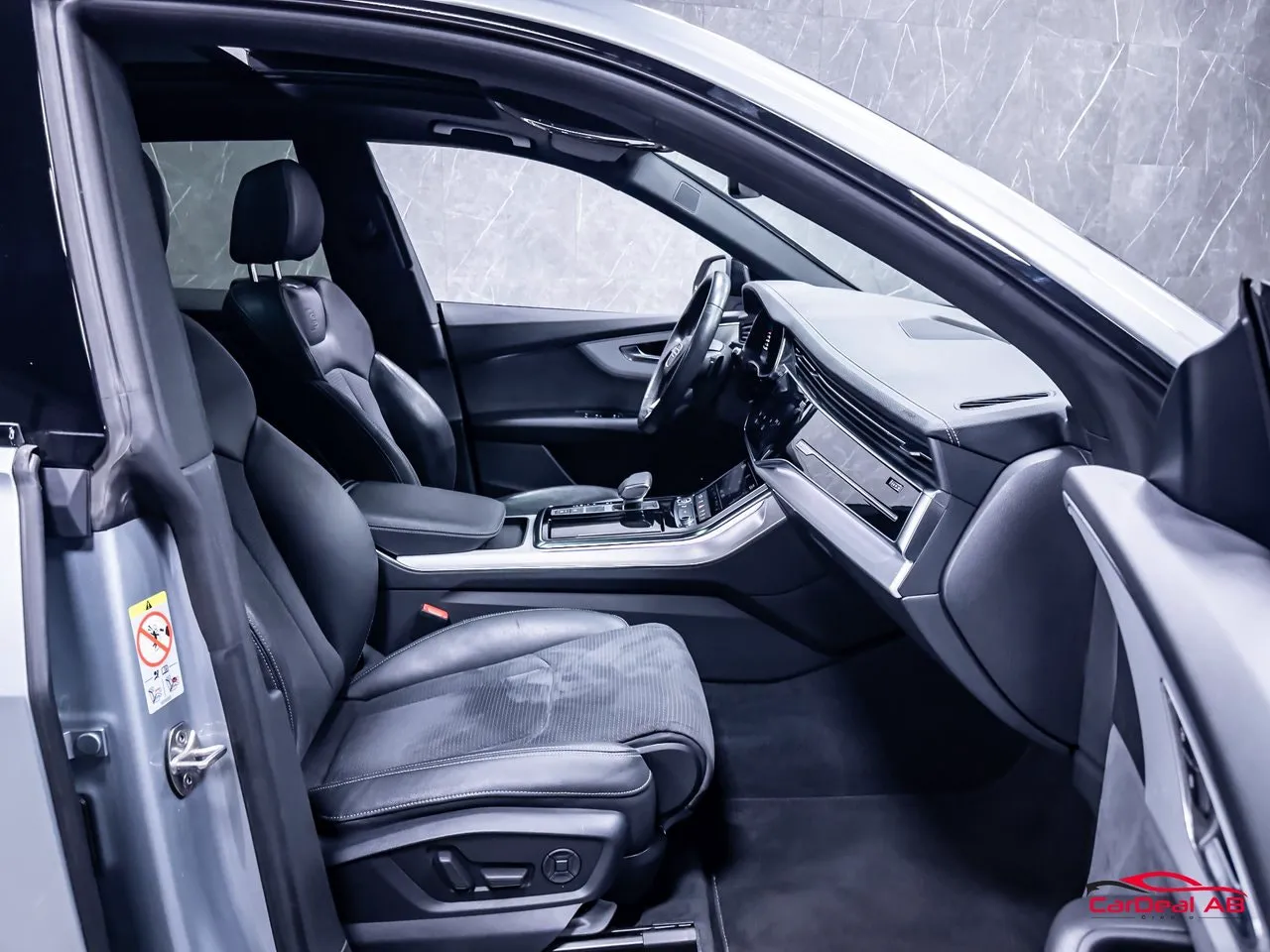 Vehicle image 14