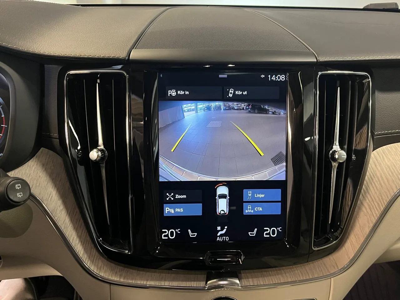 Vehicle image 20
