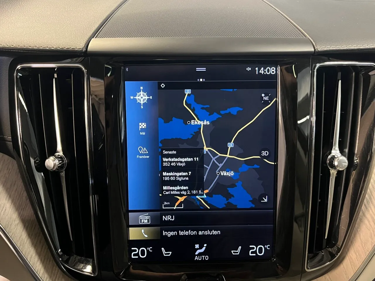 Vehicle image 21