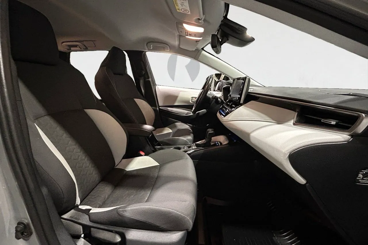 Vehicle image 14
