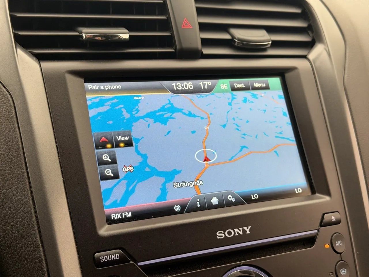 Vehicle image 15