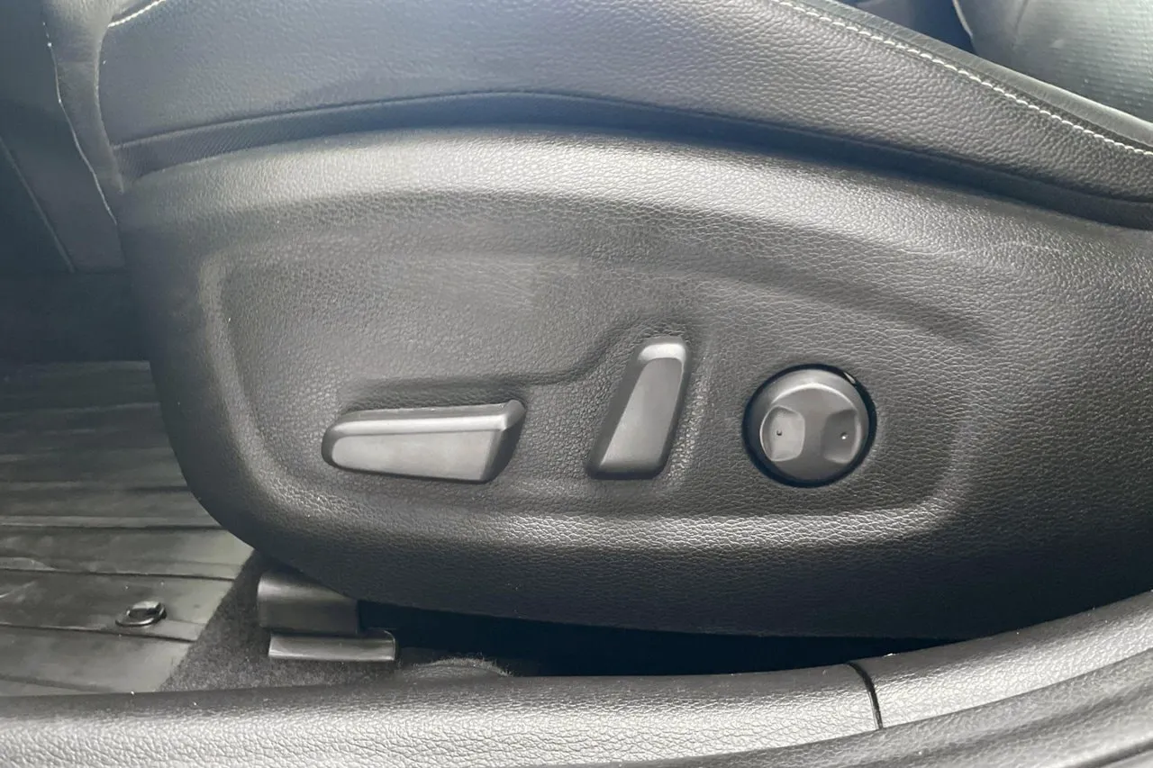 Vehicle image 20