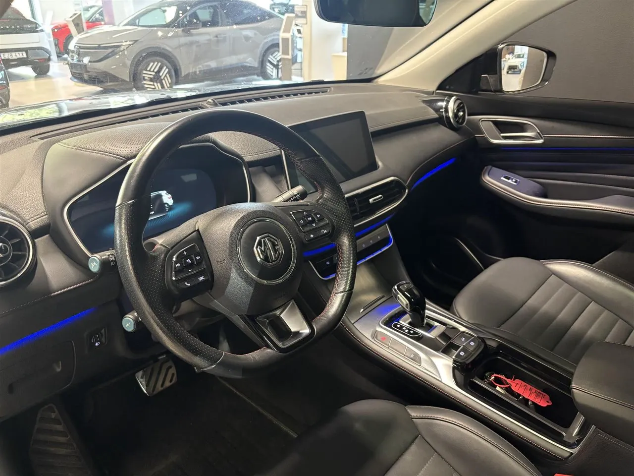 Vehicle image 5