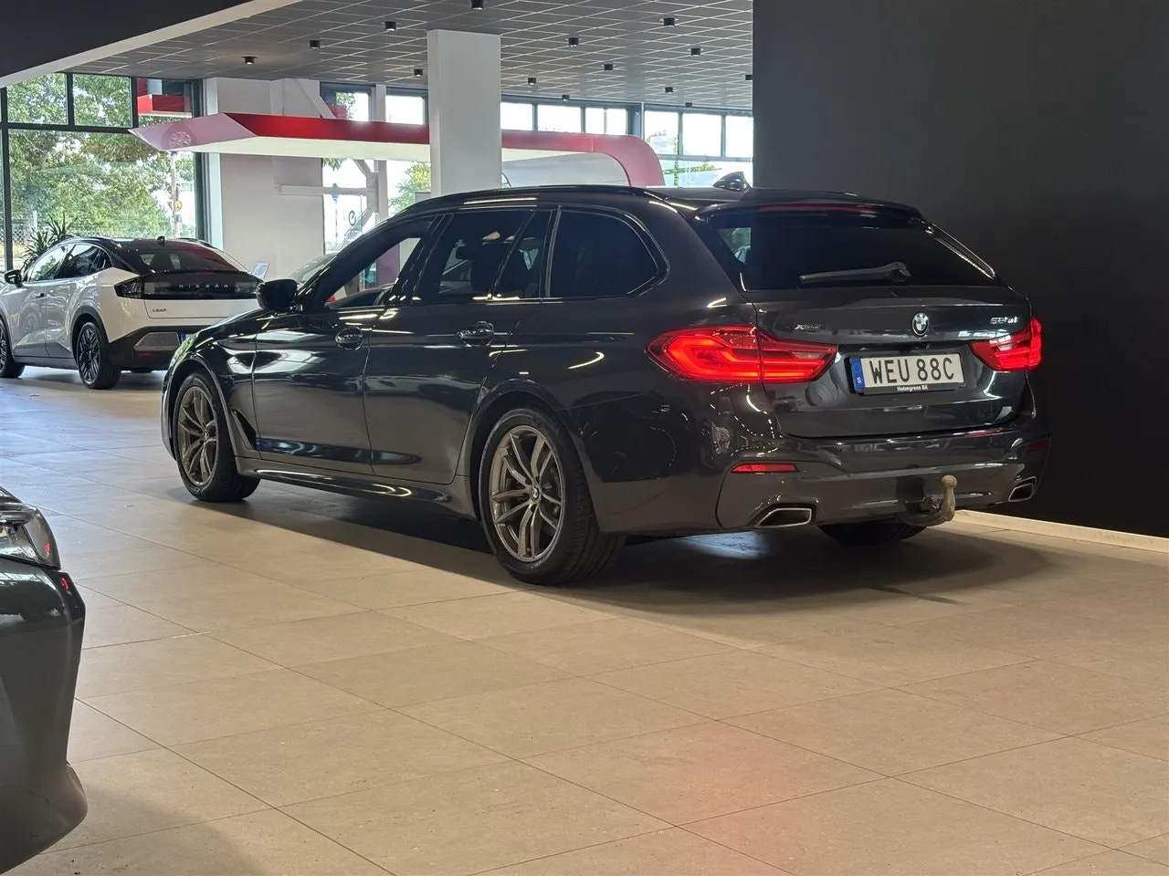 Vehicle image 13