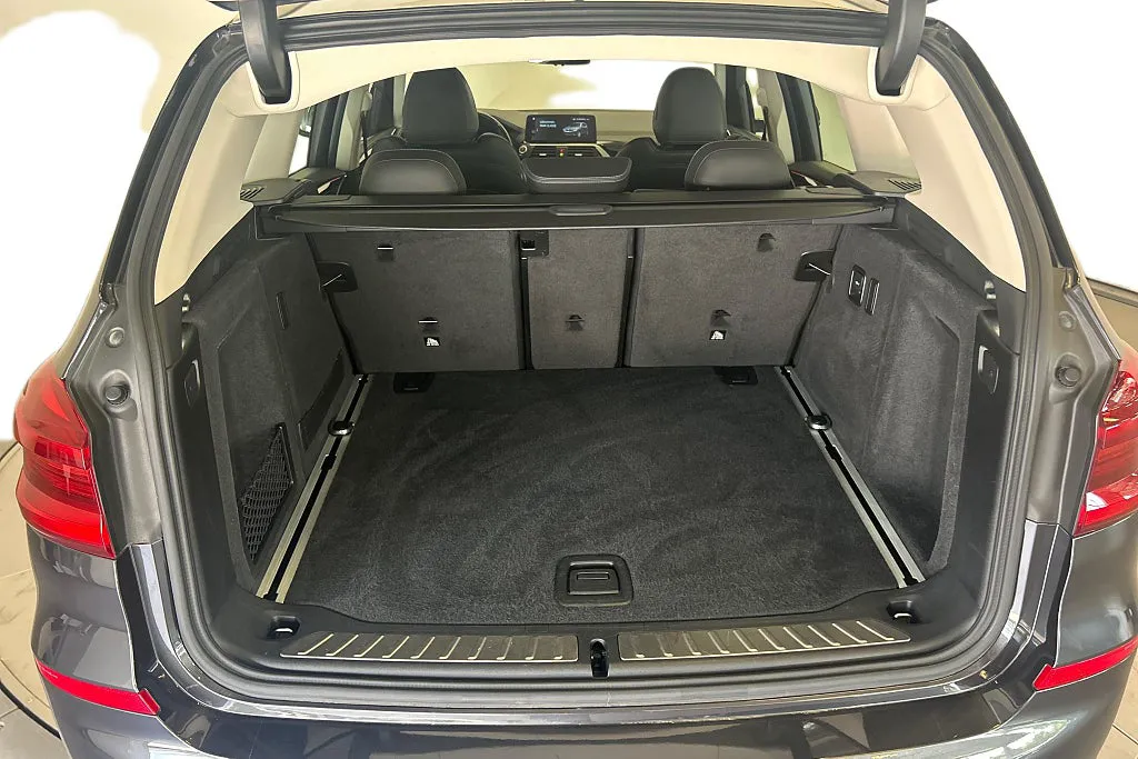 Vehicle image 21