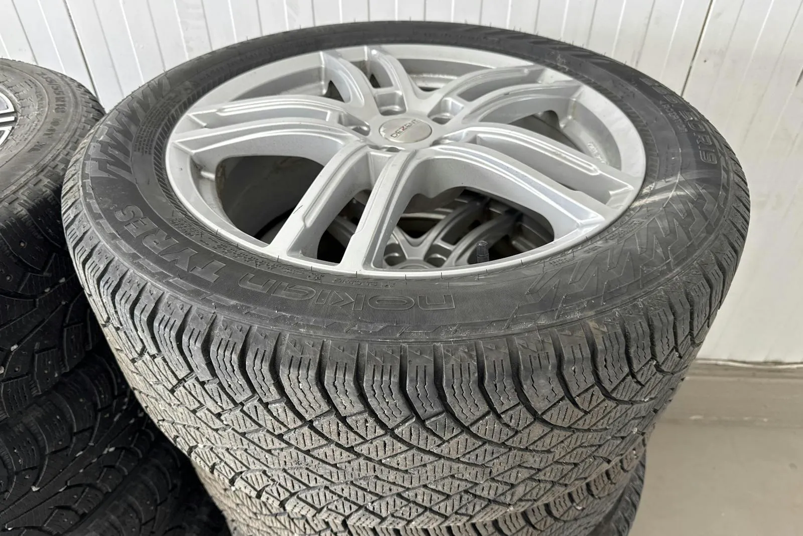 Vehicle image 21
