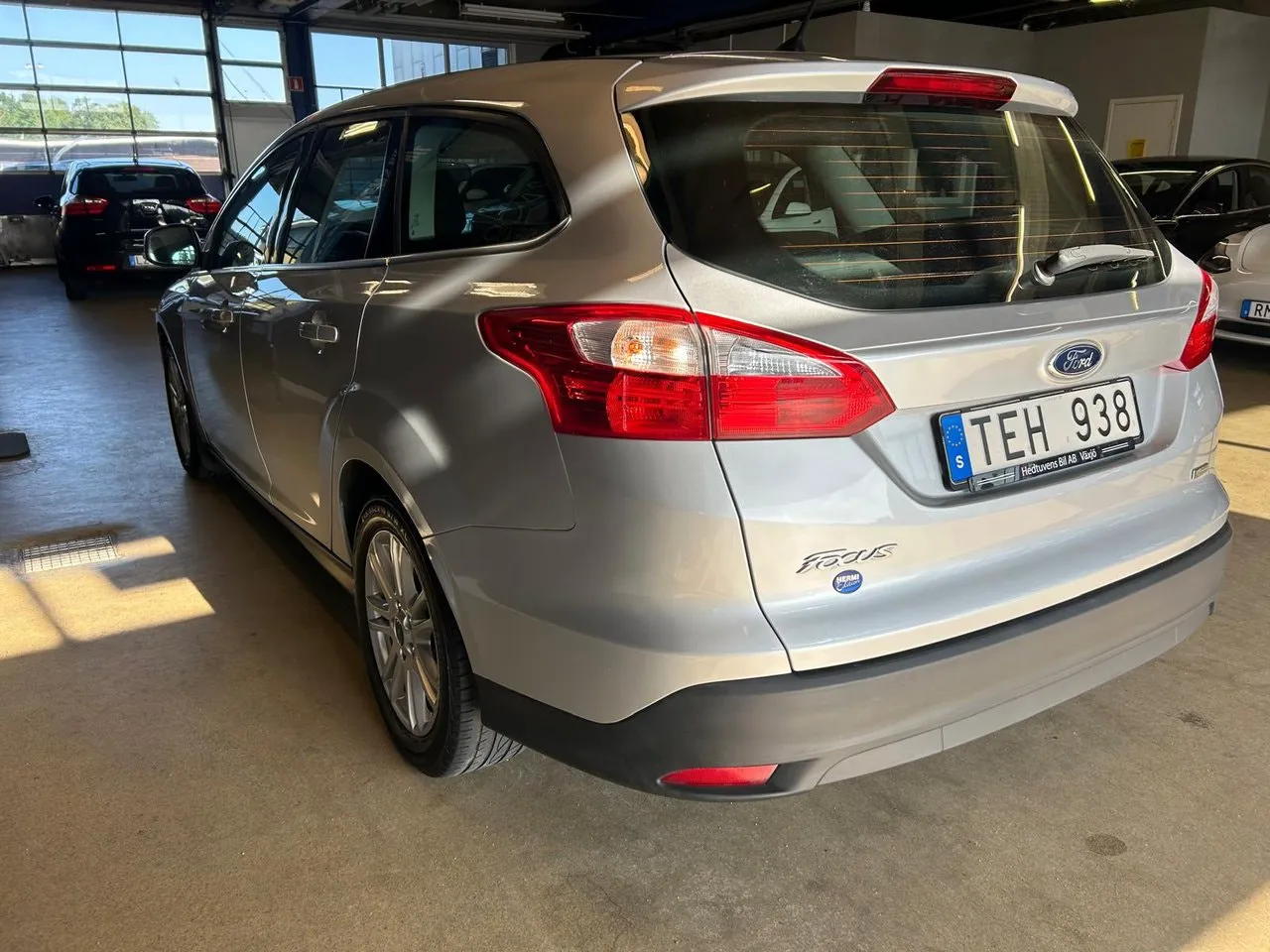 Vehicle image 7