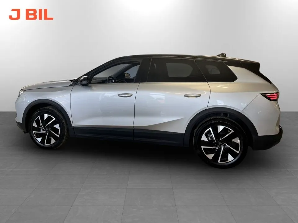 Vehicle image 16