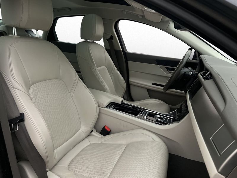 Jaguar XF bild 12