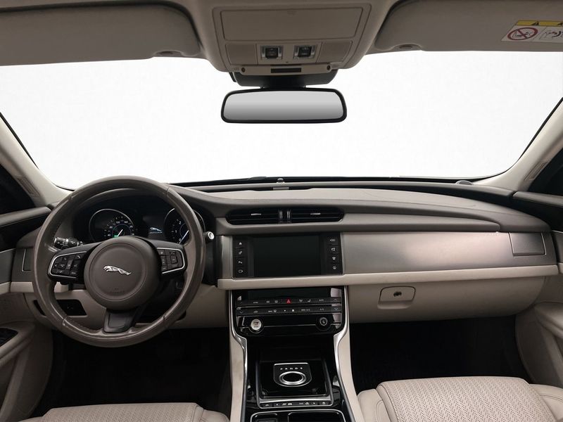 Jaguar XF bild 15