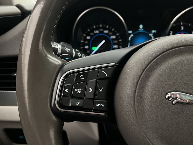 Jaguar XF bild 17