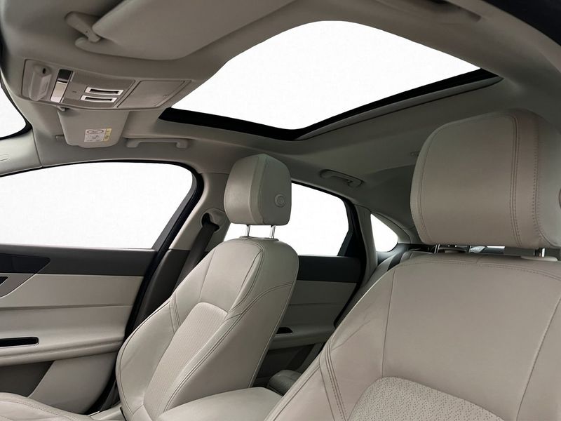 Jaguar XF bild 10