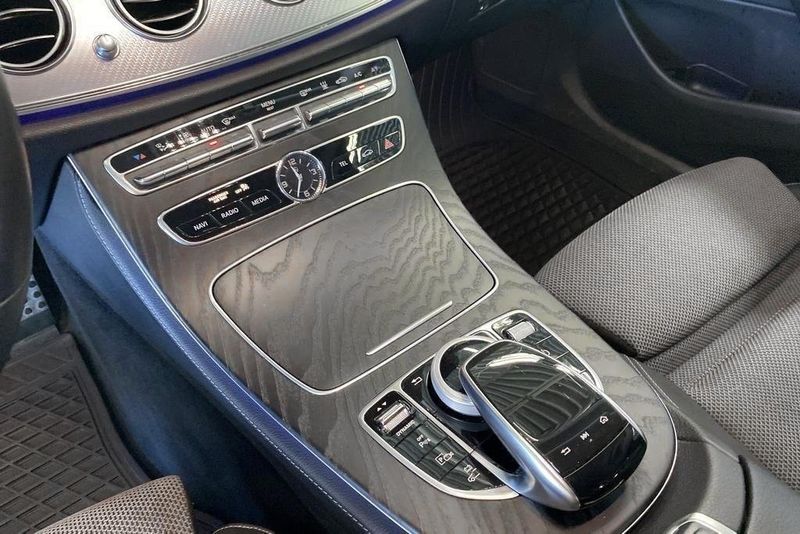 Mercedes E300 bild 12