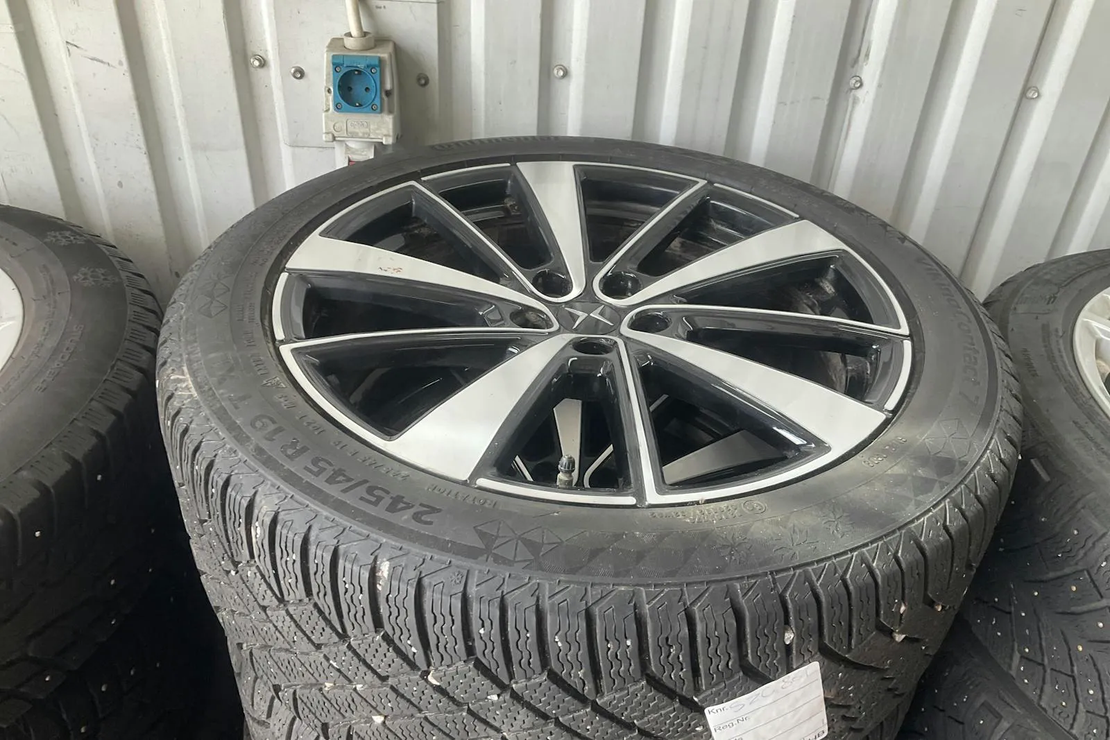 Vehicle image 18