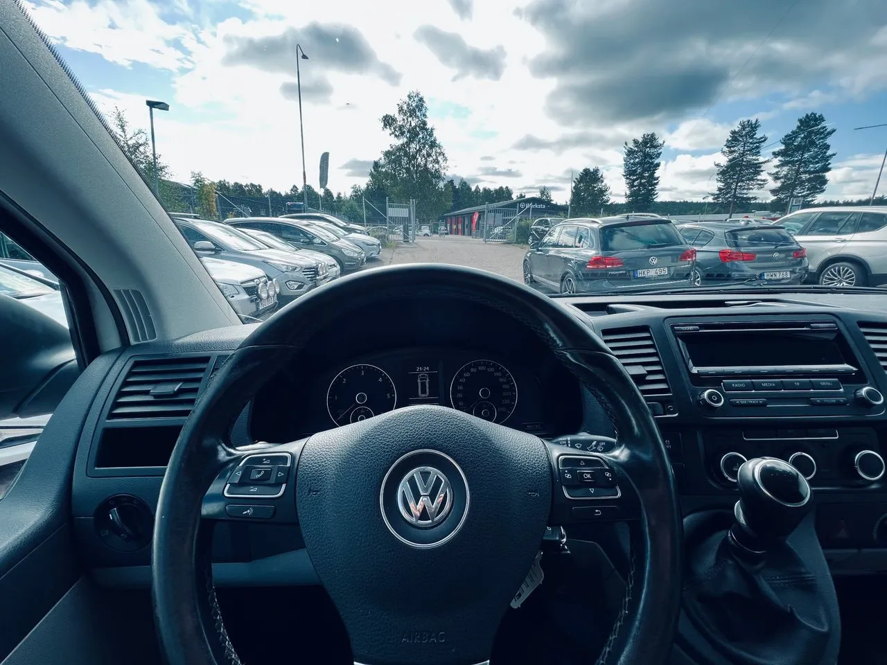 Vehicle image 15