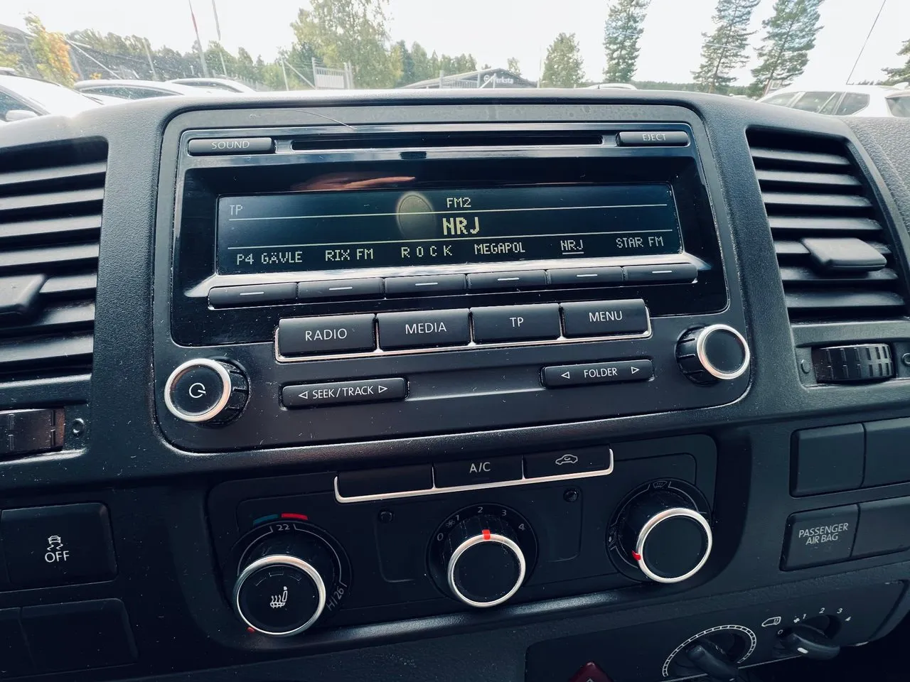 Vehicle image 20