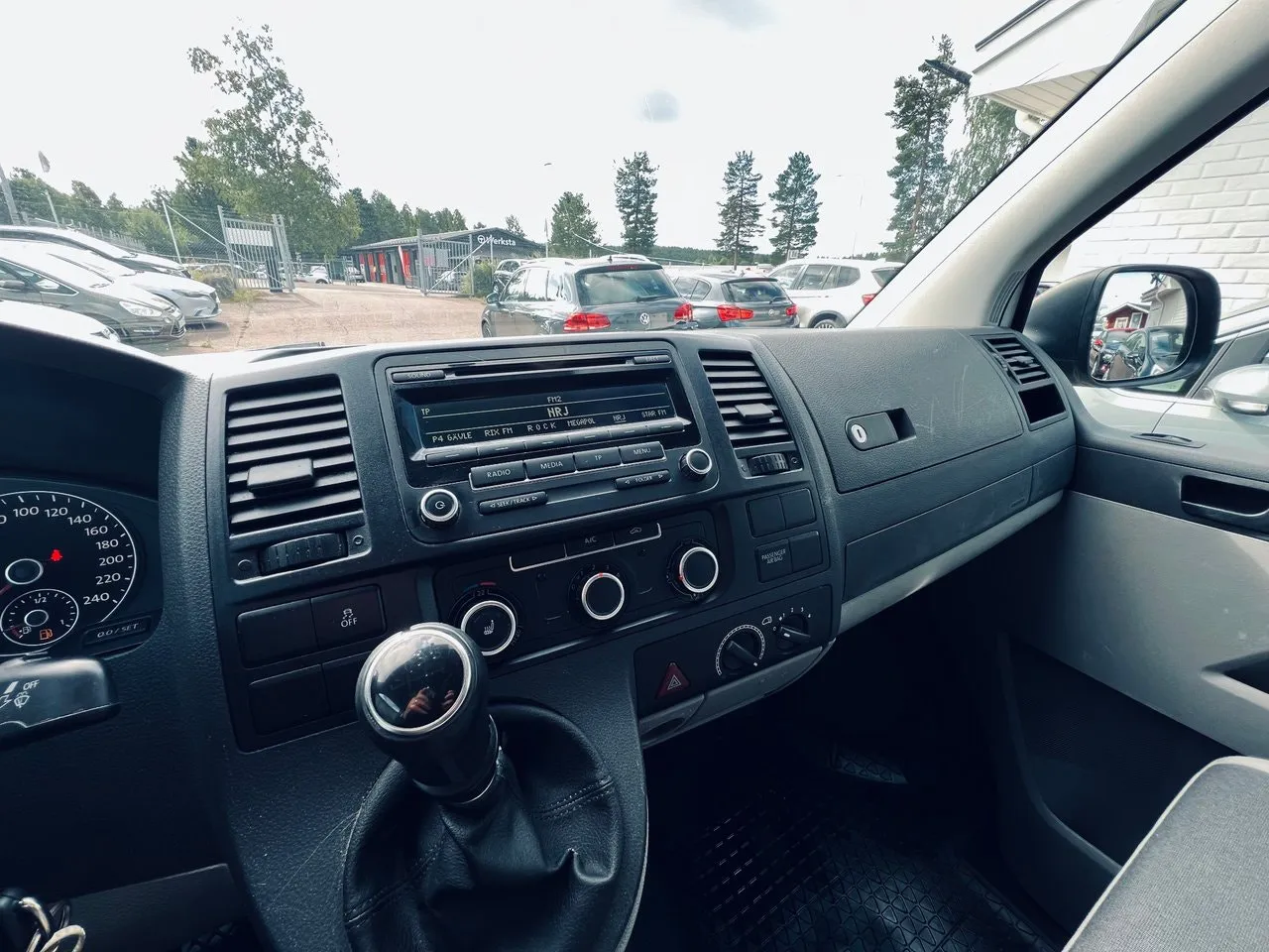 Vehicle image 18