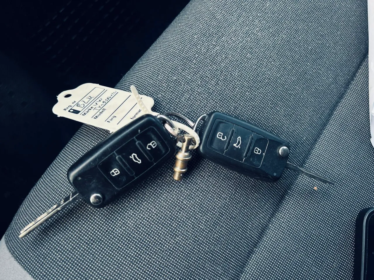 Vehicle image 23