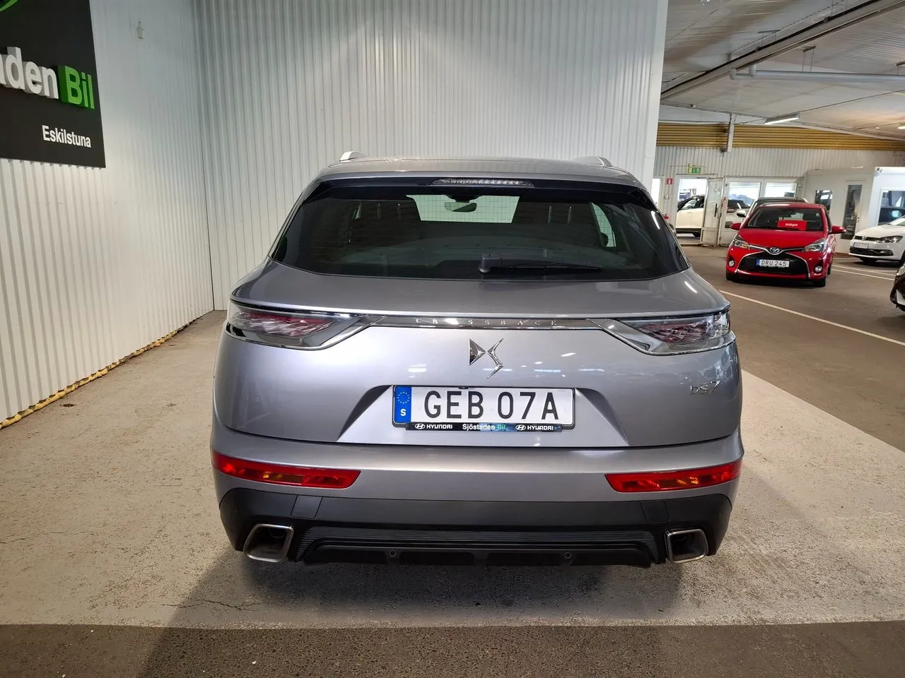 Vehicle image 7