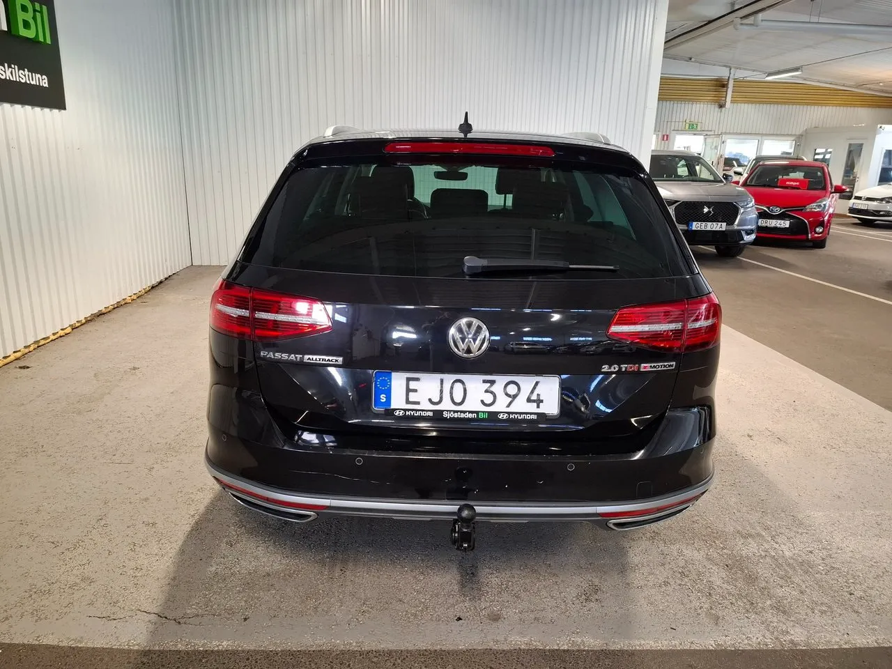 Vehicle image 7