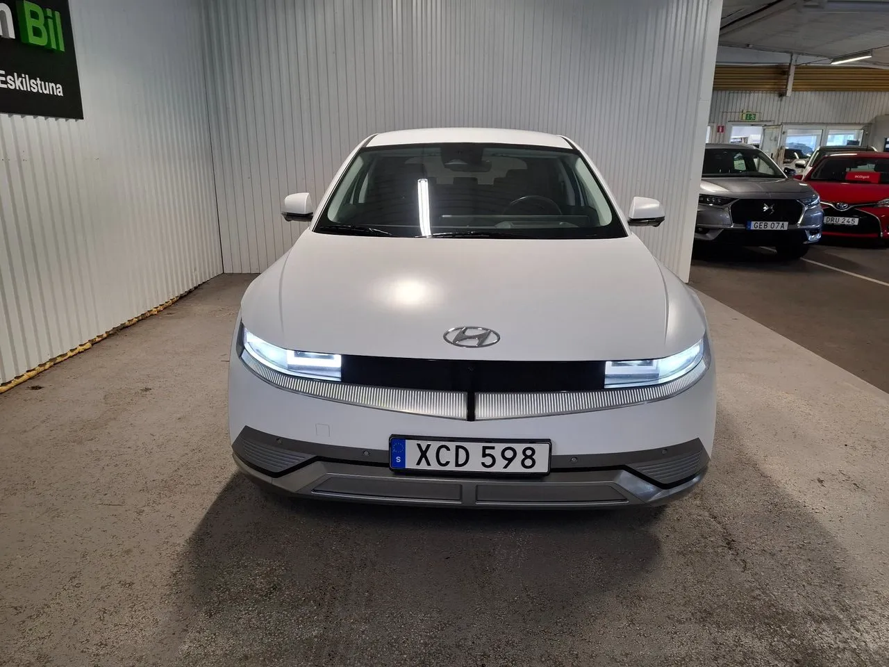 Vehicle image 2