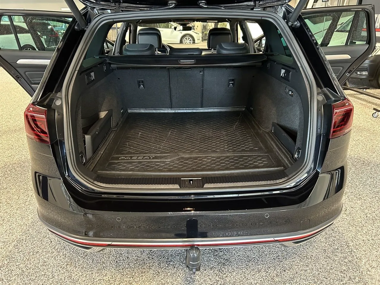 Vehicle image 14