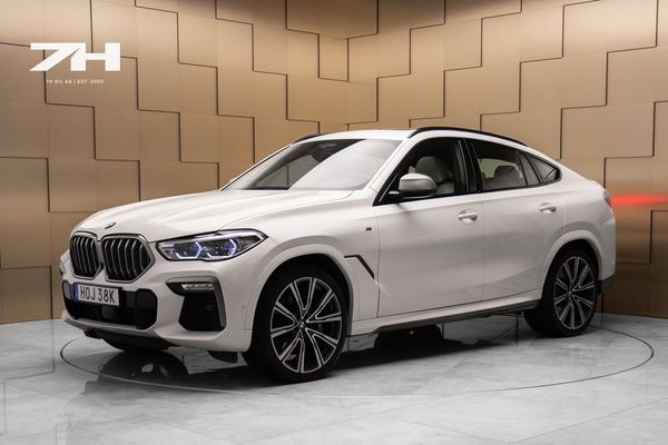 BMW X6 M50i V8 / Pano / Drag / B&W / HuD / Värmare / Night Vis - 2020