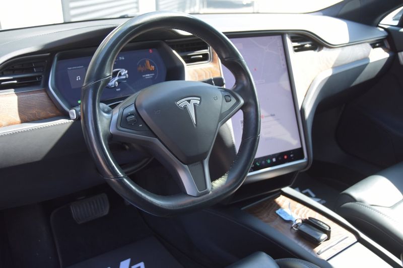 Tesla Model S bild 12