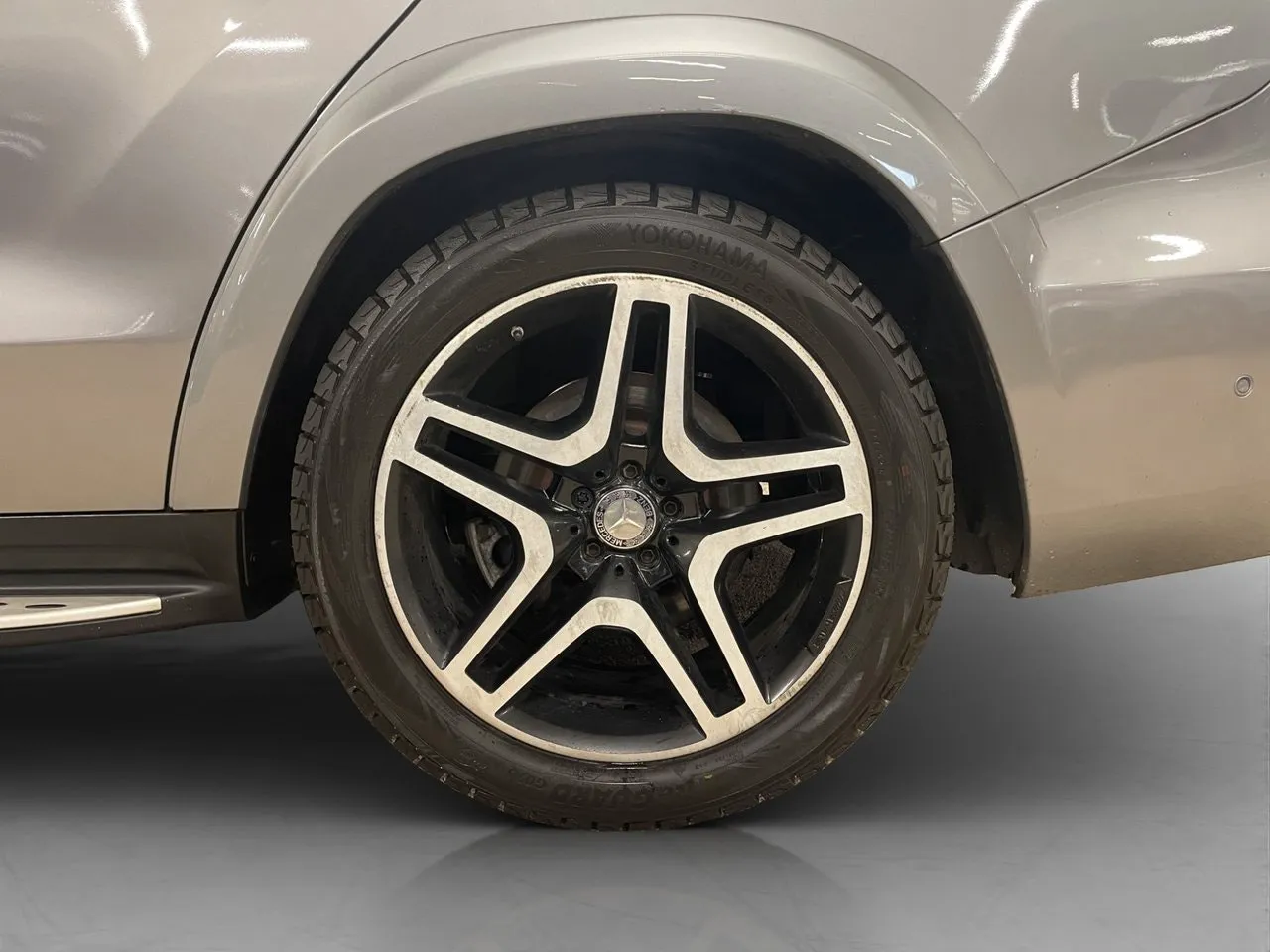 Vehicle image 30