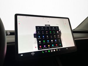 Tesla Model Y bild 17