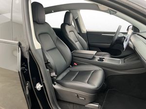 Tesla Model Y bild 21