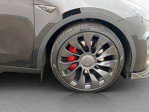 Tesla Model Y bild 27