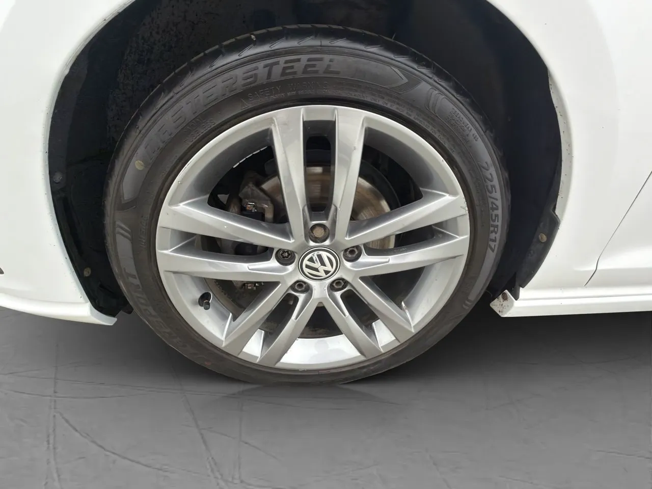 Vehicle image 23