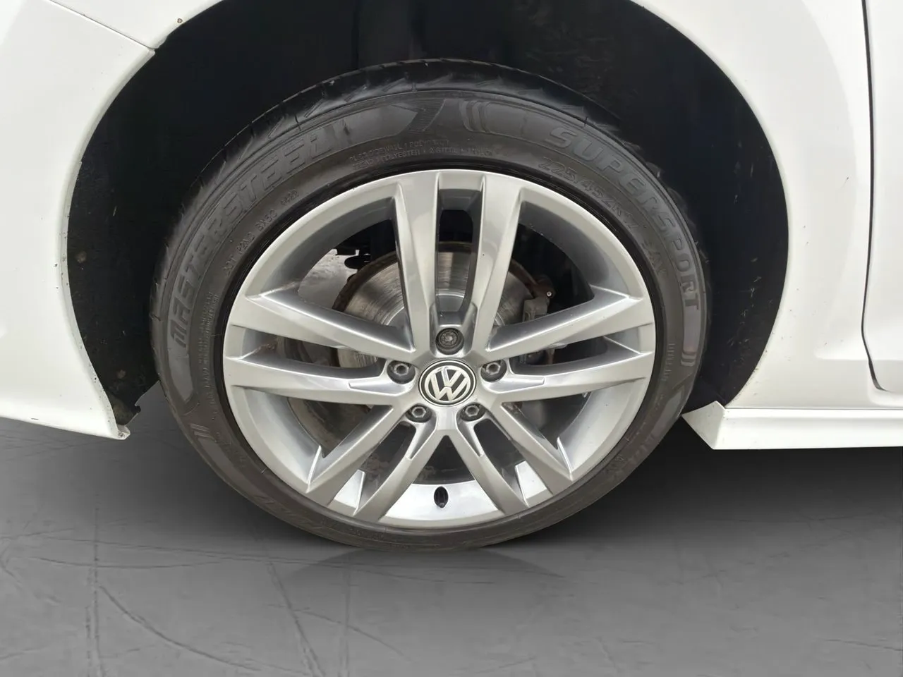 Vehicle image 25