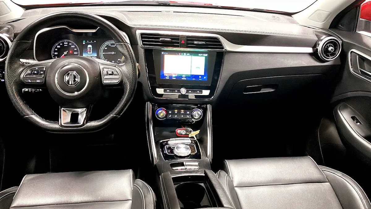 Vehicle image 3