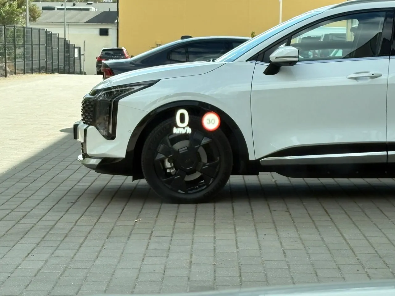 Vehicle image 14