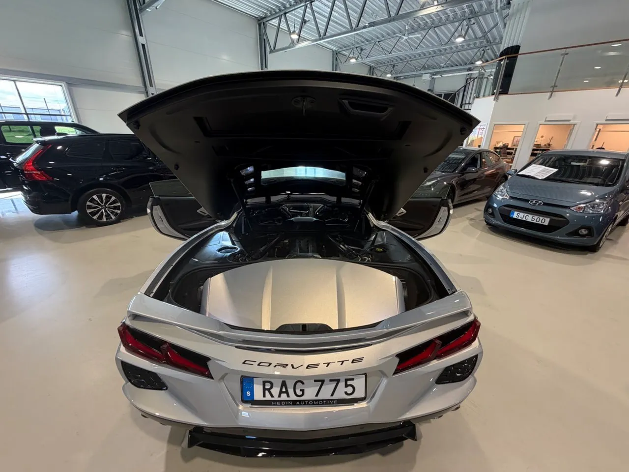 Vehicle image 9