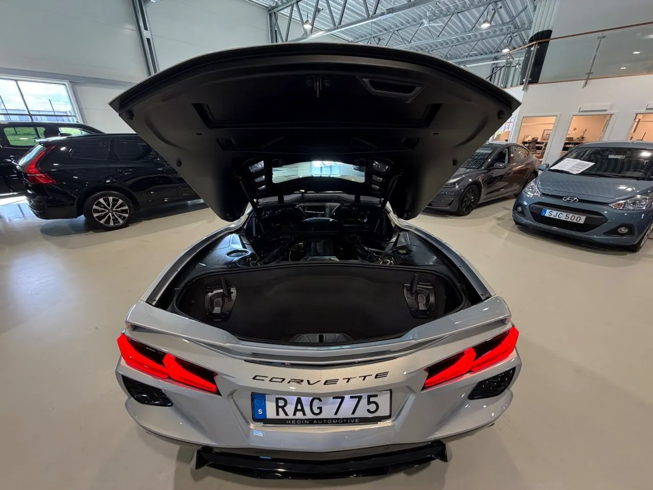 Vehicle image 8