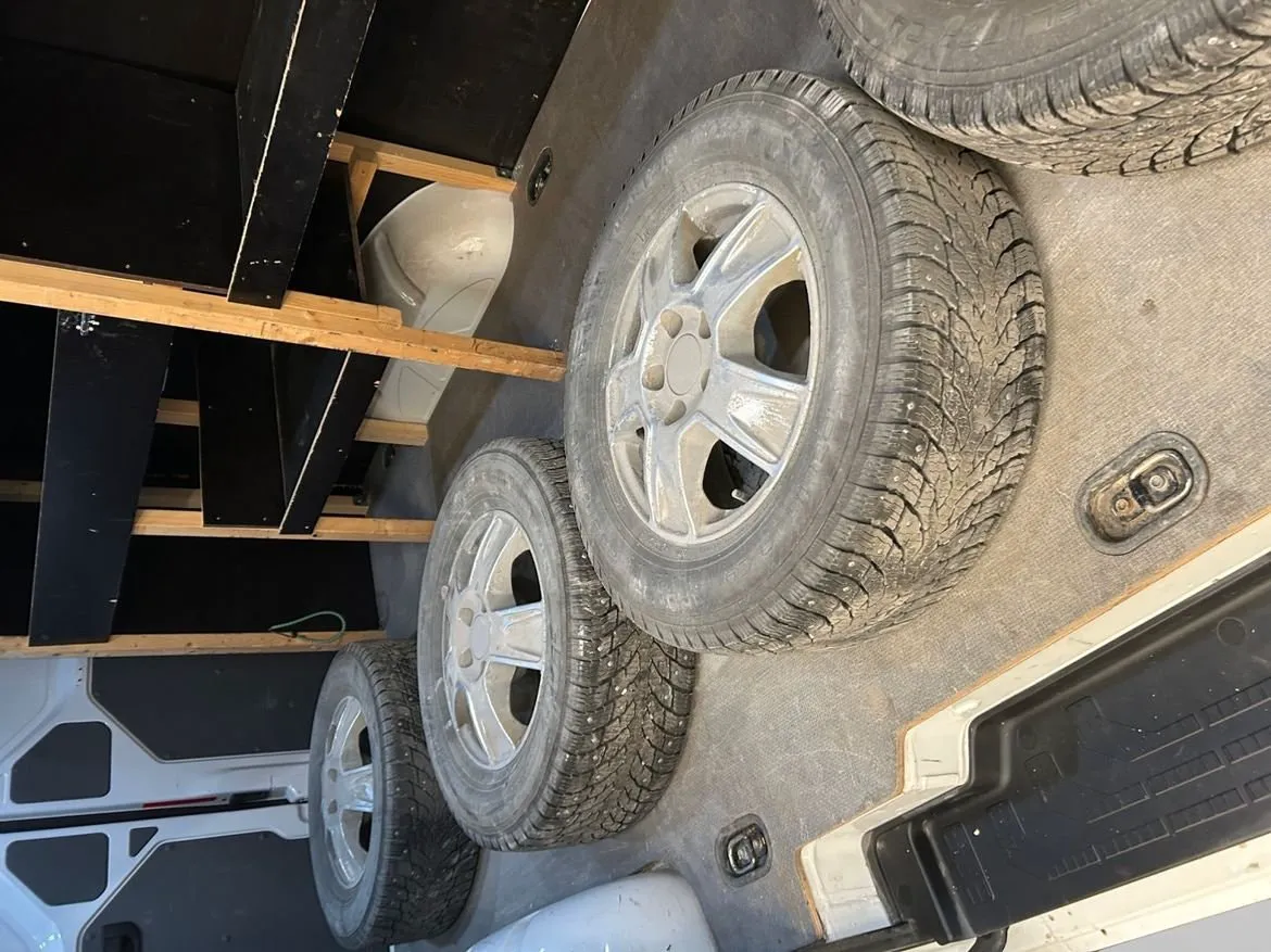 Vehicle image 16