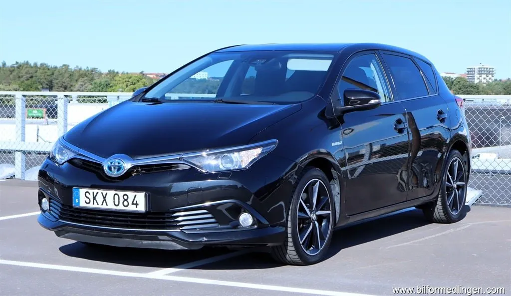 Vehicle image 16