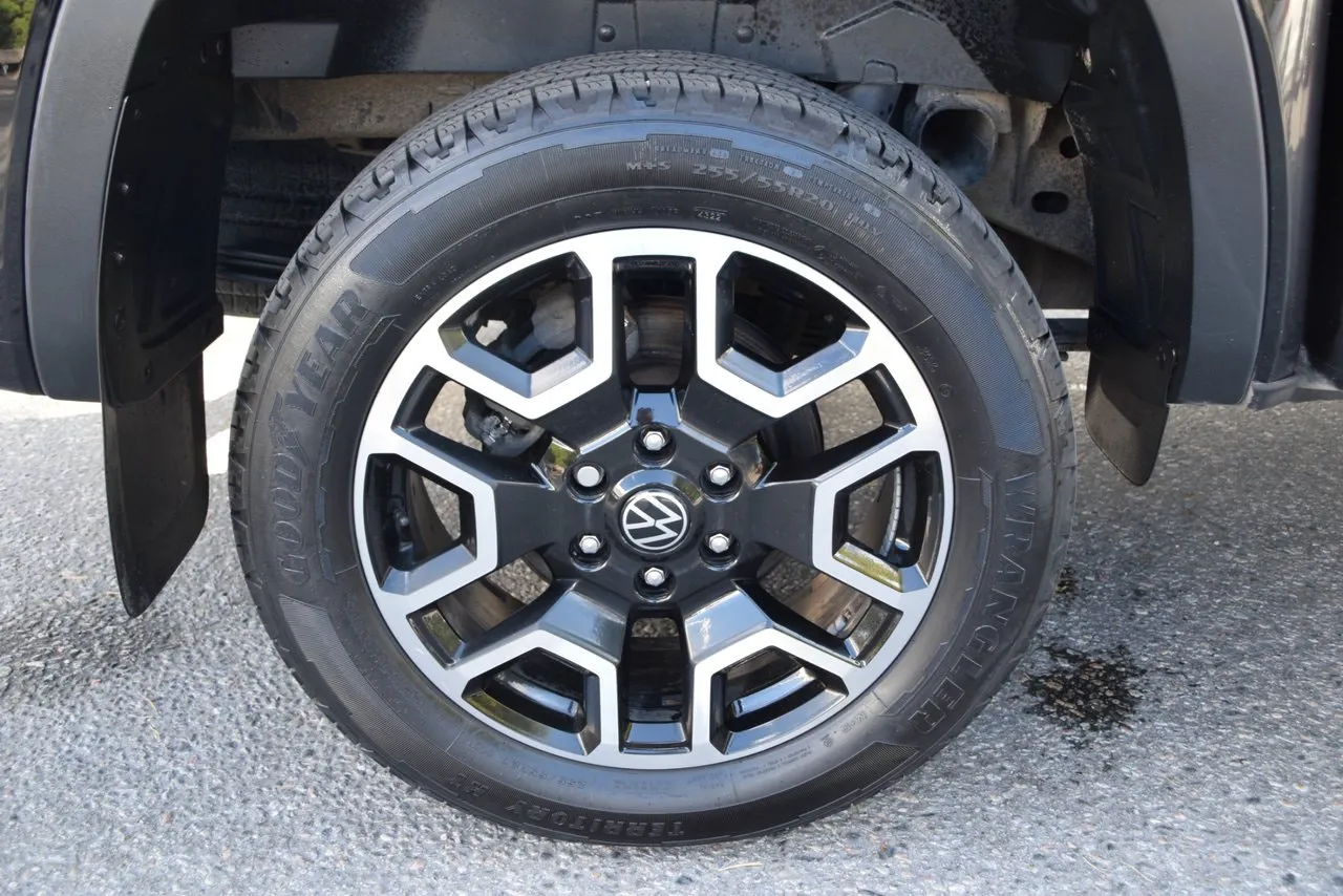 Vehicle image 18
