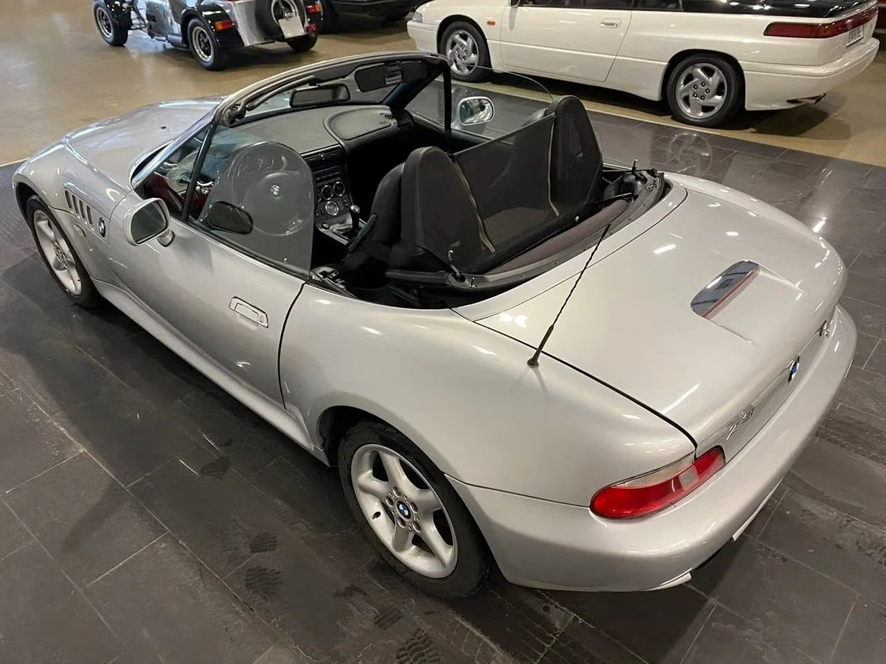 Vehicle image 9