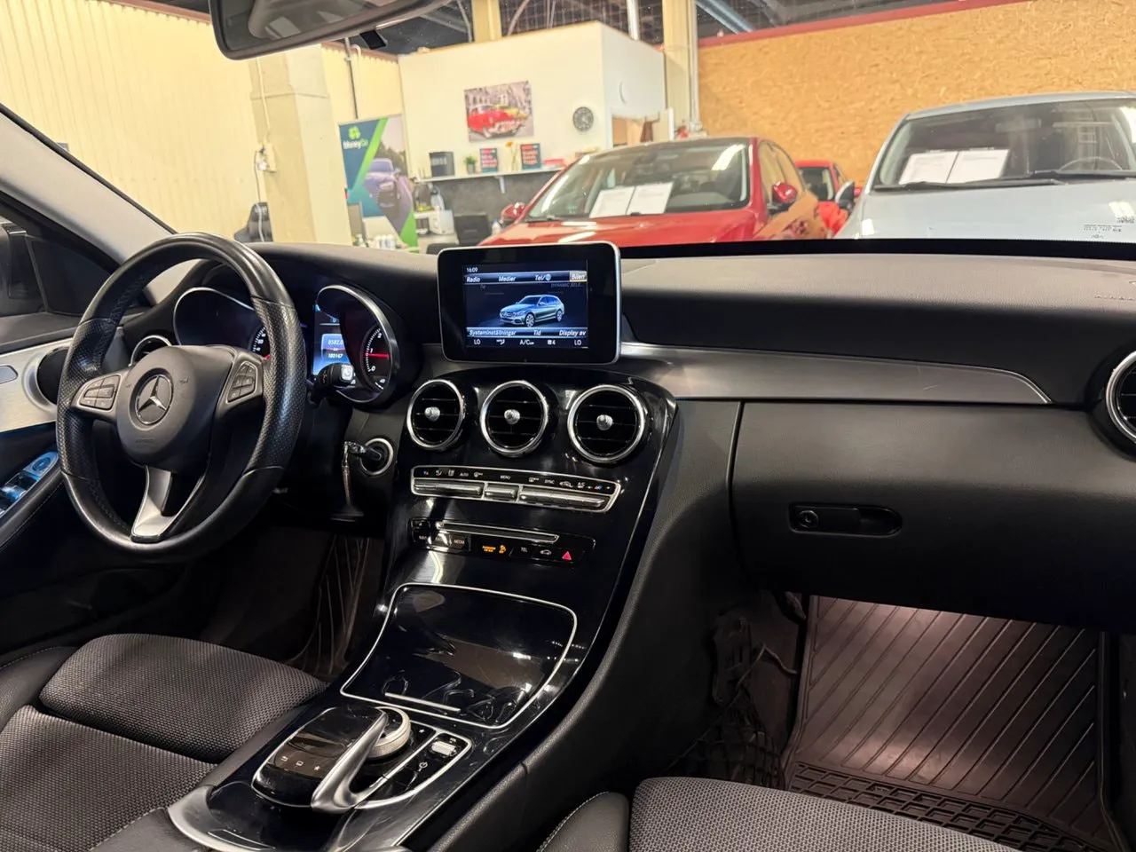 Vehicle image 9