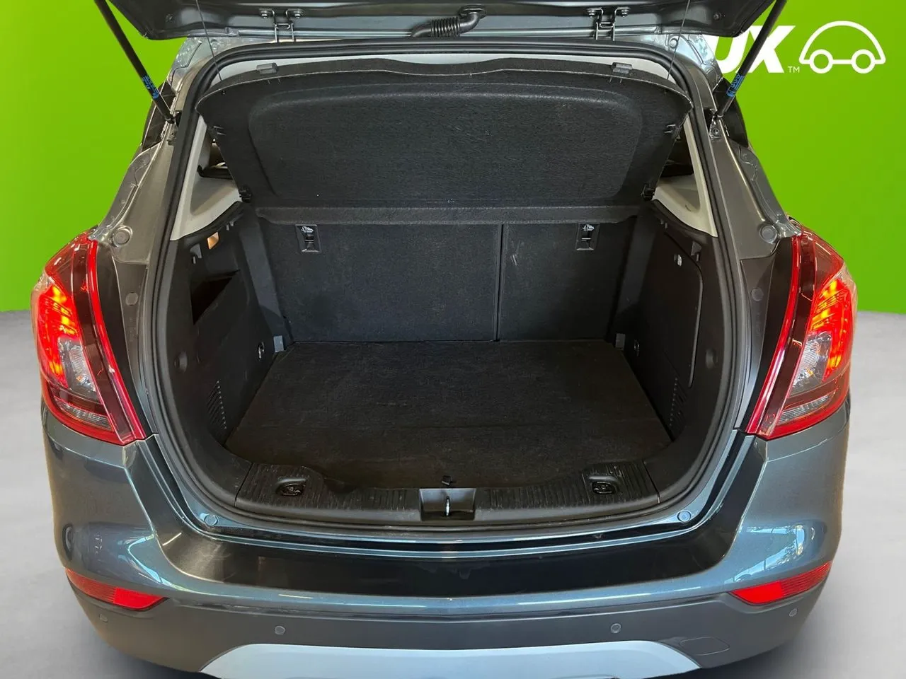 Vehicle image 14